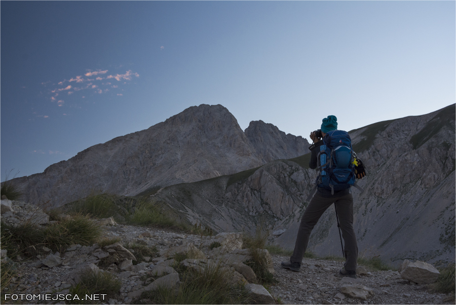 Sella di Monte Aquila w dali Corno Grande