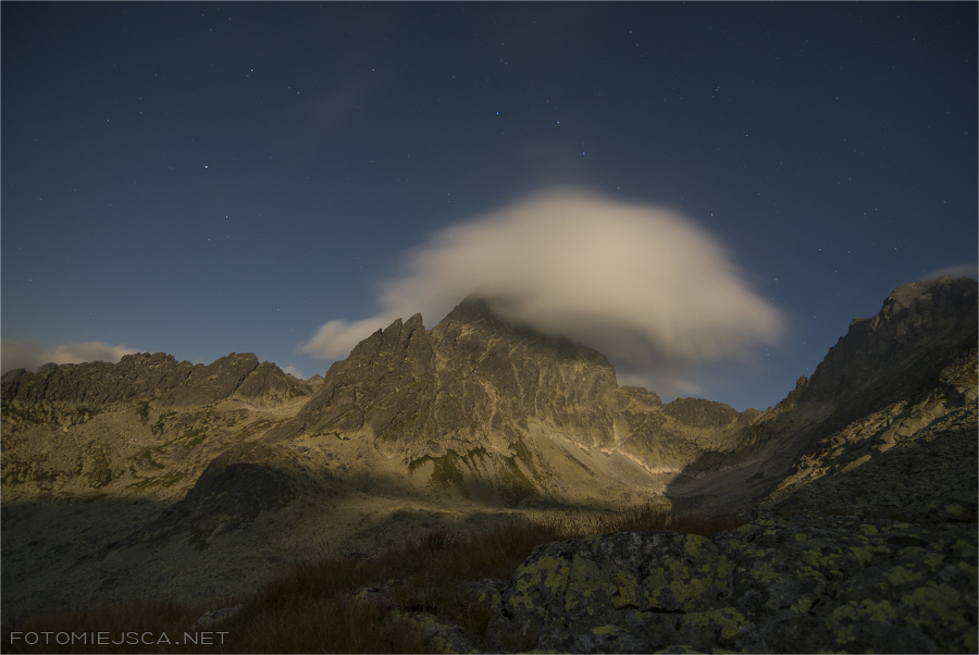 Dolina Złomisk Wysoka noc w Tatrach