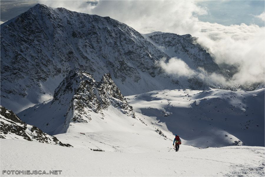 Tępa Siarkan Siarkańska Przełęcz Dolina Złomisk Tatry Wysokie zimą 